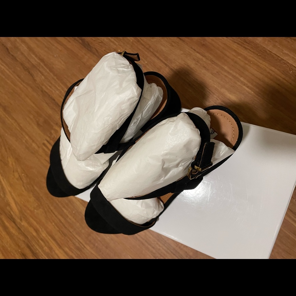 Other stories black sandal